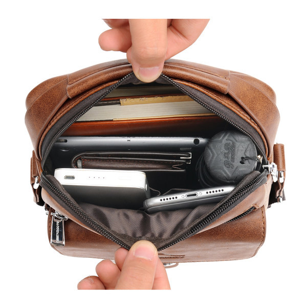 Vīriešu soma no eko ādas un metāla elementa