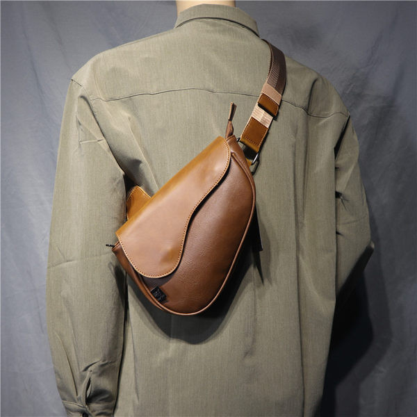 Jauna modeļa vīriešu ādas plecu soma - melna un brūna