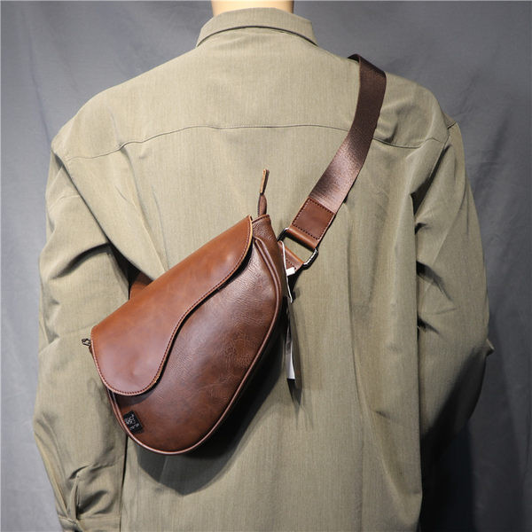 Jauna modeļa vīriešu ādas plecu soma - melna un brūna