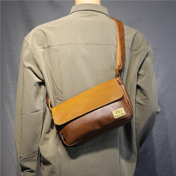 Ikdienas vīriešu ādas soma melnā krāsā ar plecu rokturi