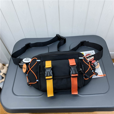 Meeste spordikott rinnamärkide ja kilekinnitusega