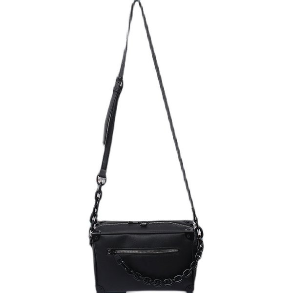 Ανδρική τετράγωνη τσάντα με μεταλλική αλυσίδα και φερμουάρ