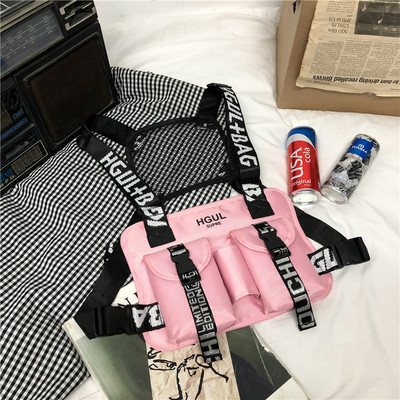 Férfi táska zsebekkel és csatokkal