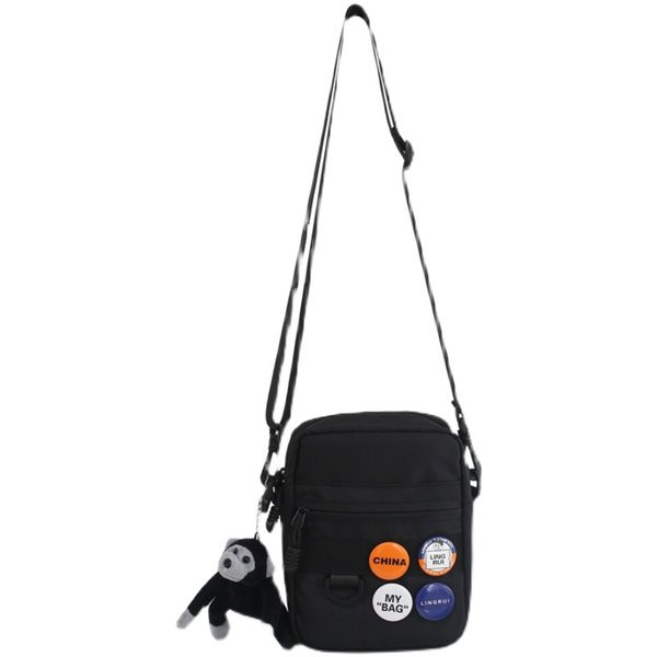 Vīriešu soma ar garu rokturi un nozīmītēm