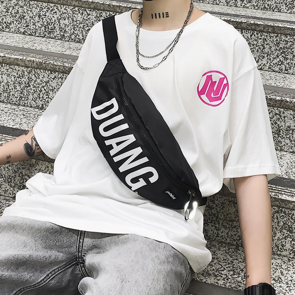 Vīriešu ikdienas soma ar rāvējslēdzēju un uzrakstu