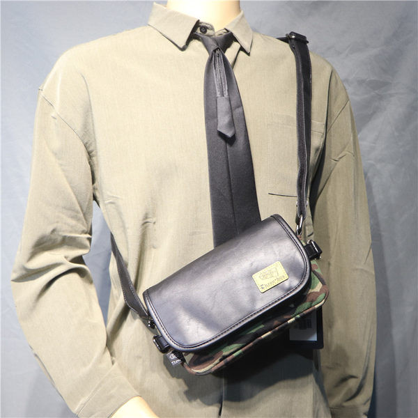 Jauna modeļa vīriešu kamuflāžas soma ar emblēmu un plecu rokturi