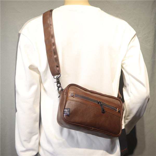 Ikdienas ādas soma ar regulējamu plecu rokturi