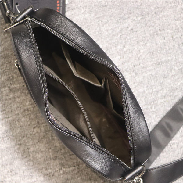 Ikdienas ādas soma ar regulējamu plecu rokturi