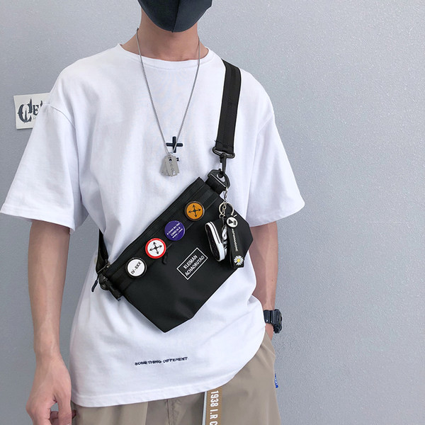 Ikdienas vīriešu soma ar nozīmītēm