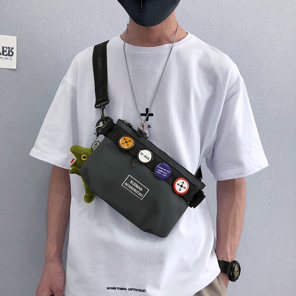 Ikdienas vīriešu soma ar nozīmītēm