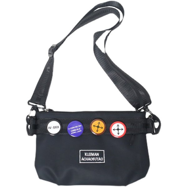 Ikdienas vīriešu soma ar nozīmītēm