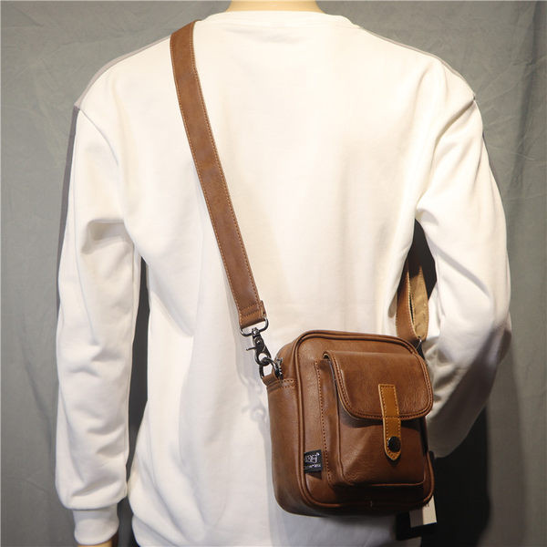 Ikdienas vīriešu soma no eko ādas ar priekšējo kabatu