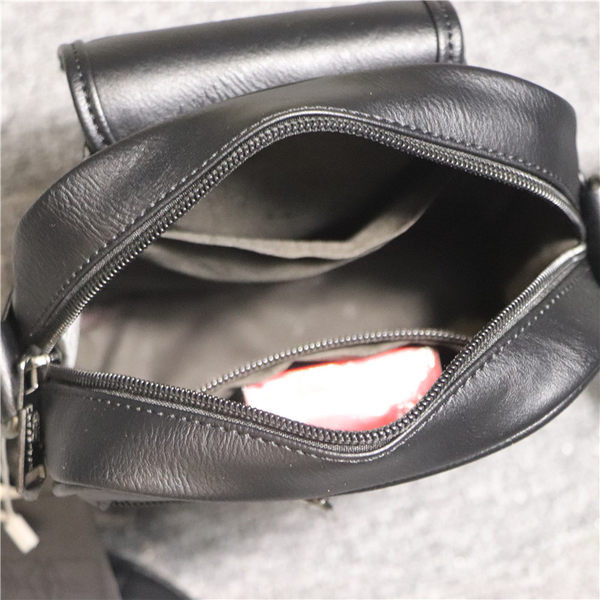 Ikdienas vīriešu soma no eko ādas ar priekšējo kabatu