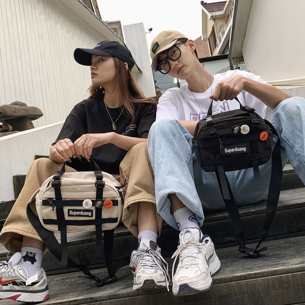 Jauna modeļa vīriešu soma ar sprādzēm un nozīmītēm