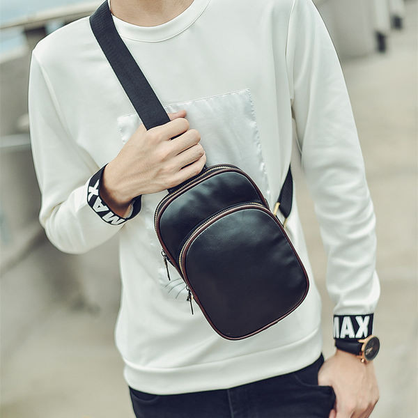 Pašreizējā vīriešu soma no eko ādas vienkārša modeļa