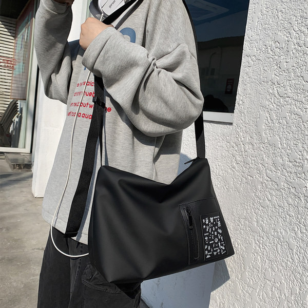 Vīriešu ikdienas plecu soma ar rāvējslēdzēju un garu rokturi