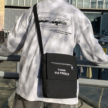 Мъжка чанта за рамо-с надписи и цип