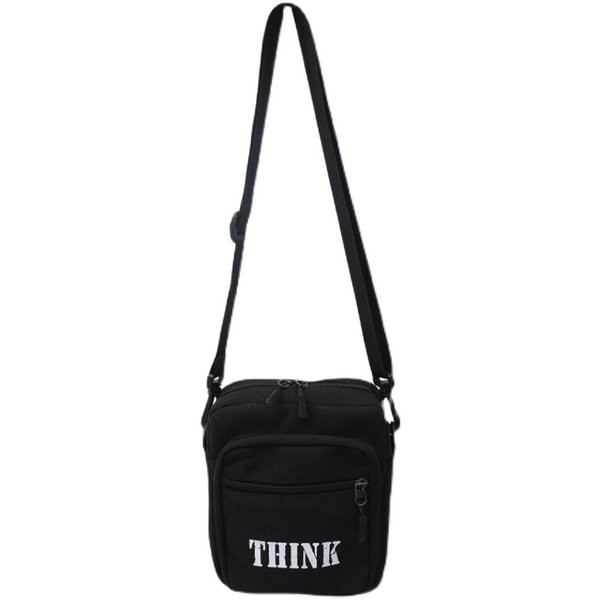 Ikdienas soma ar uzrakstu un rāvējslēdzēju