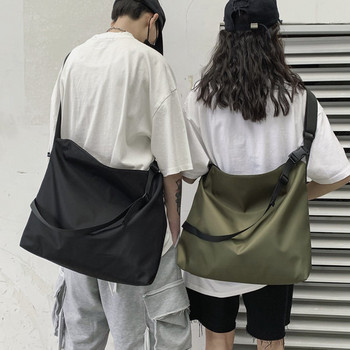 Μεγάλη υφασμάτινη τσάντα ώμου για άνδρες σε τετράγωνο σχήμα