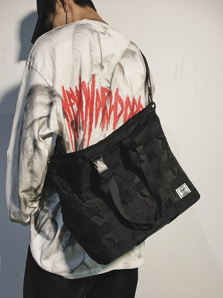 Μεγάλη υφασμάτινη τσάντα με κοντές και μακριές λαβές