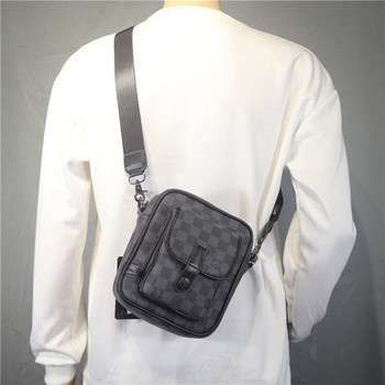Μικρή ανδρική τσάντα μοντέλου με μπροστινή τσέπη στον ώμο