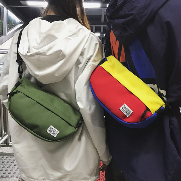 Vīriešu tekstila soma ar emblēmu un rāvējslēdzēju