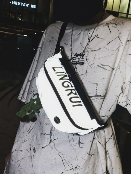 Punk tipa tekstila soma krūtīm