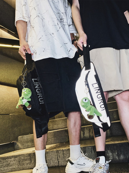 Punk tipa tekstila soma krūtīm