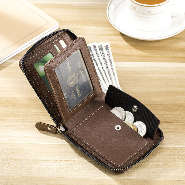 Vīriešu ādas maks ar nodalījumiem banknotēm un kredītkartēm