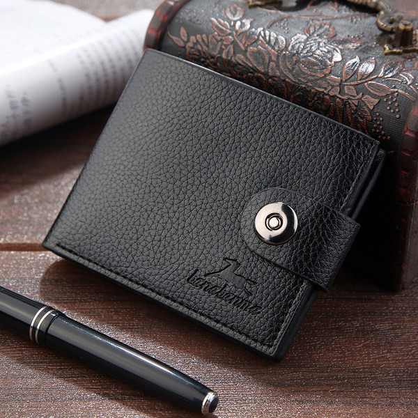 Vīriešu ādas maks ar metāla aizdari