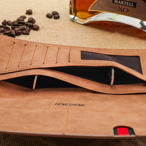 Vīriešu ādas maks ar nodalījumu personīgajiem dokumentiem