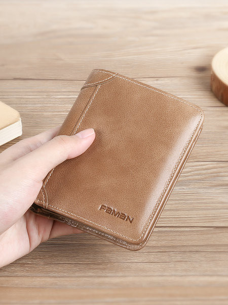 Uue mudeli kunstnahast mitme lahtriga meeste rahakott