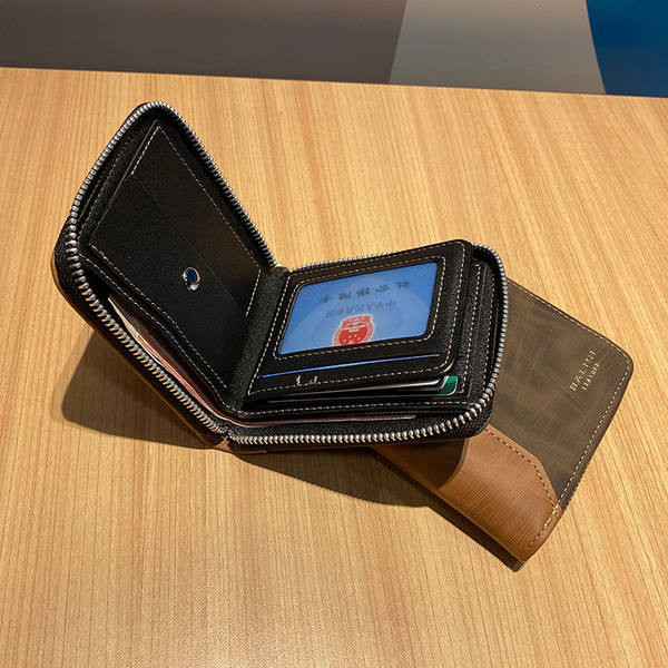 Neliela funkcionāla somiņa ar rāvējslēdzēju