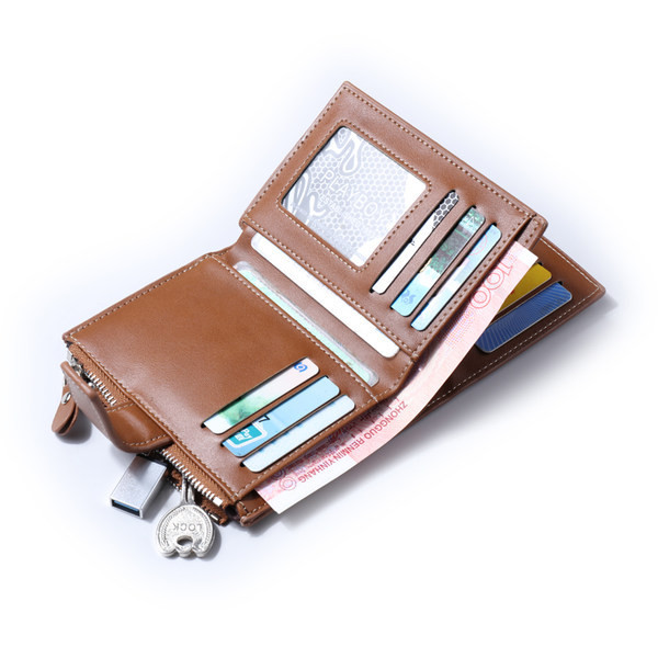 Ανδρικό πορτοφόλι με μεταλλικό κούμπωμα και επιγραφή