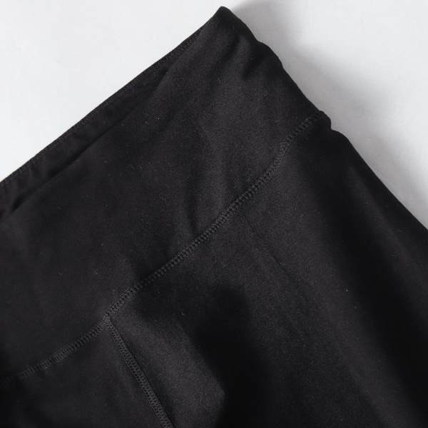 Naiste lühikesed retuusid sportimiseks