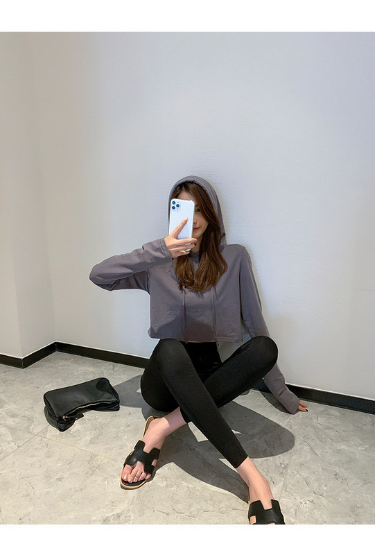 Sieviešu sporta legingi ar augstu vidukli - tīrs modelis