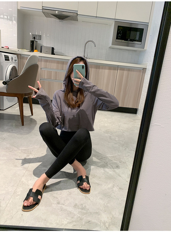 Sieviešu sporta legingi ar augstu vidukli - tīrs modelis