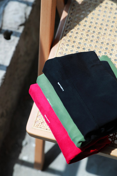 Garie sporta legingi zaigojošās krāsās