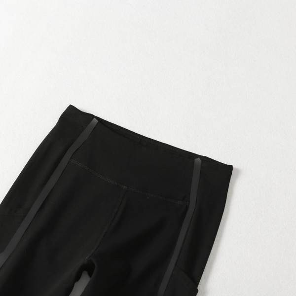 Sieviešu piegulošs ķīlis ar augstu vidukli