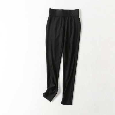 Sieviešu sporta ķīlis no ātri žūstoša auduma