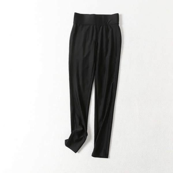 Sieviešu sporta ķīlis no ātri žūstoša auduma