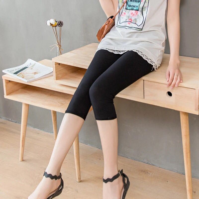 Jauna modeļa sieviešu īsie legingi ar mežģīnēm