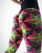 Uue mudeli spordivärvi kiil kõrge vöökohaga