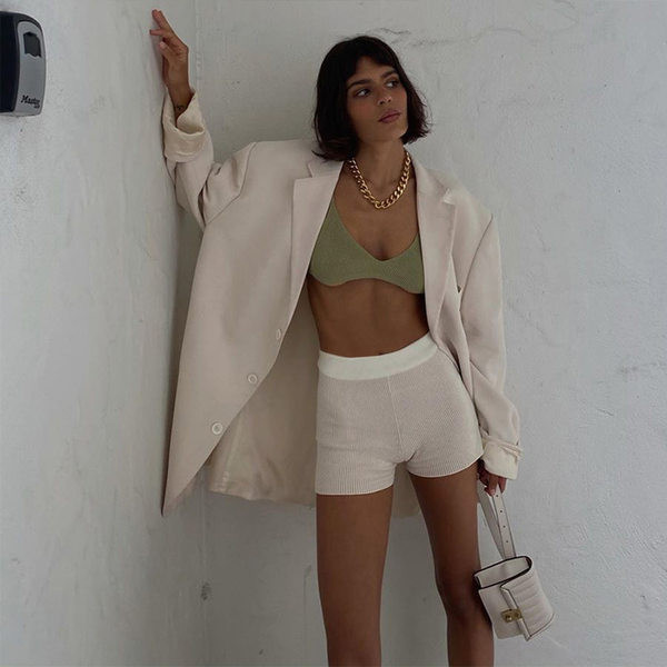 Īss ikdienas velveta ķīlis sievietēm