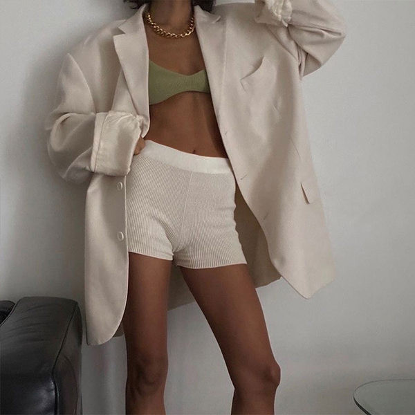 Īss ikdienas velveta ķīlis sievietēm