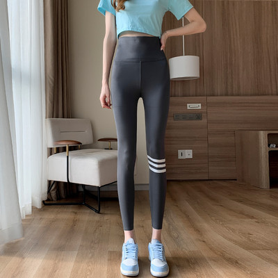 Naiste spordiretuusid kõrge vöökoha ja rihmadega