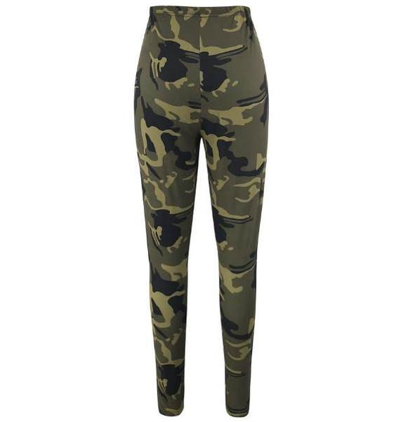 Ikdienas ķīlis ar mežģīnēm un kamuflāžas rakstu