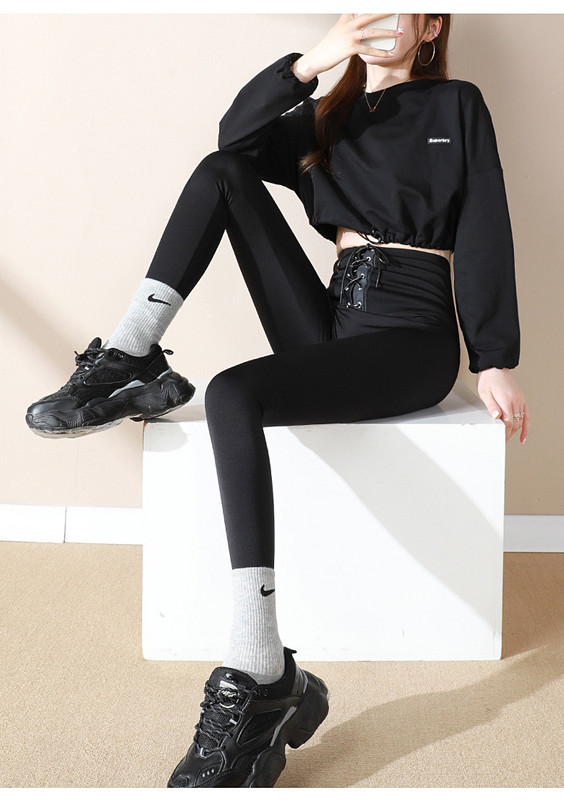 Moderni sieviešu legingi ar augstu vidukli un saitēm