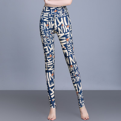 Sieviešu sporta legingi ar augstu vidukli