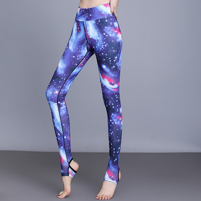 Sieviešu sporta legingi ar augstu vidukli